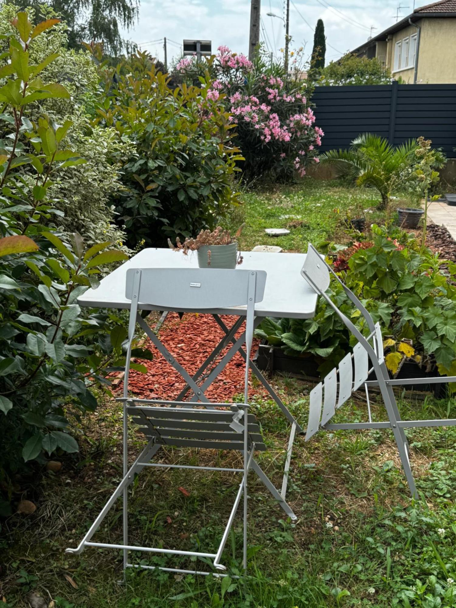 Au Calme Dans Maison En Rez De Jardin A 2,2 Kms Du Groupama Stadium Et Salle Ldlc Arena Meyzieu Zewnętrze zdjęcie